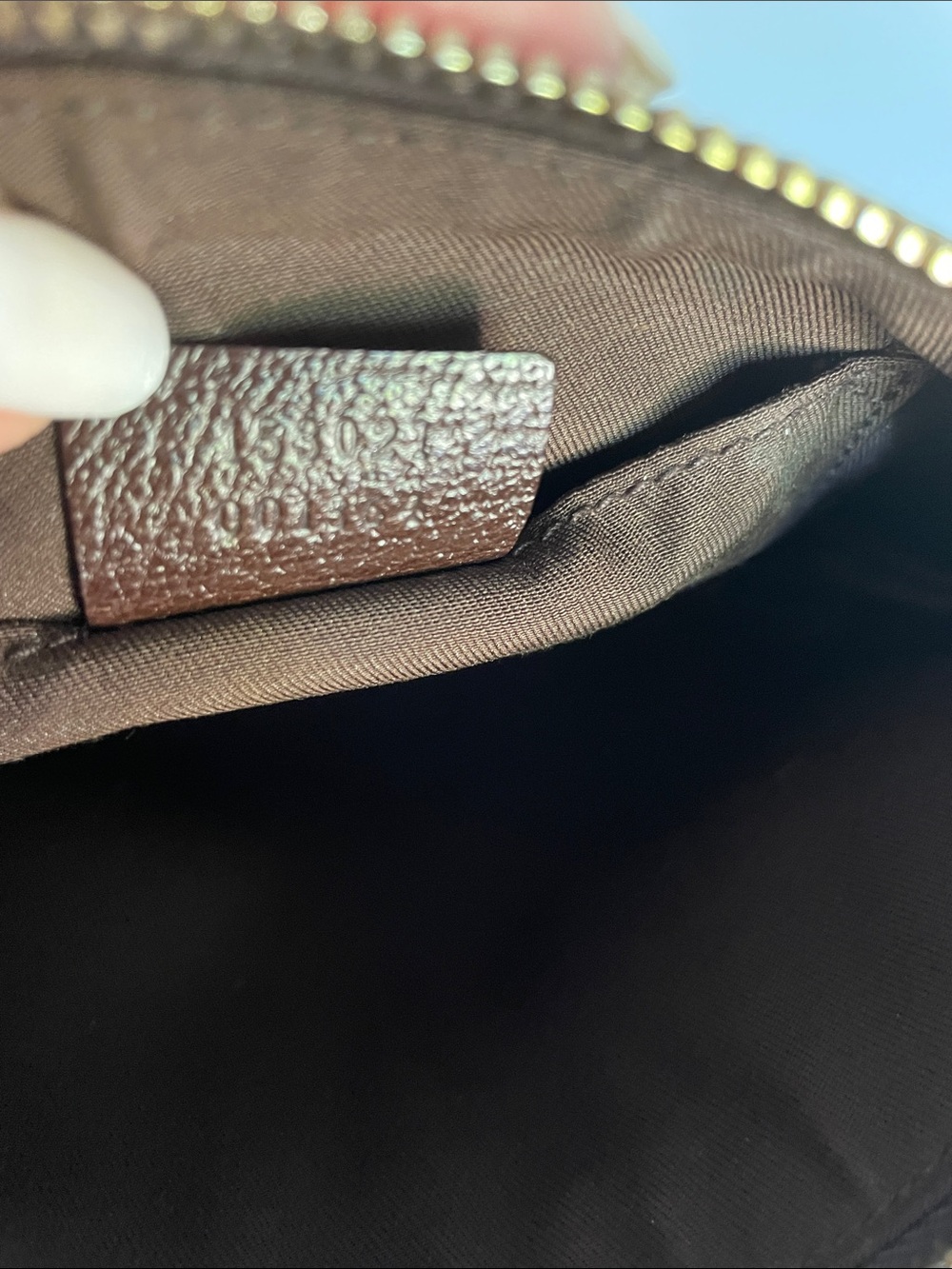 Gucci Beige Brown GG Canvas Wristlet with Leather Trim and Bumblebee Charm - Picture 10 of 11